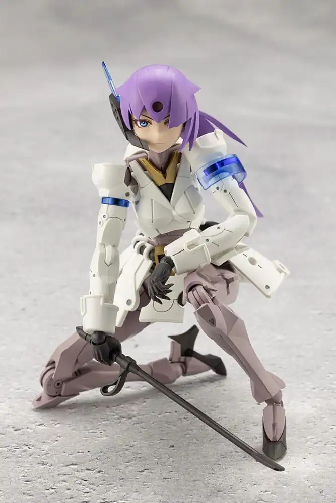 Megalomaria Unlimited Universe Plastic Model Kit Vanguard Leader 16 cm